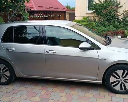 Серый Фольксваген e-Golf, объемом двигателя 0 л и пробегом 116 тыс. км за 9300 $, фото 4 на Automoto.ua