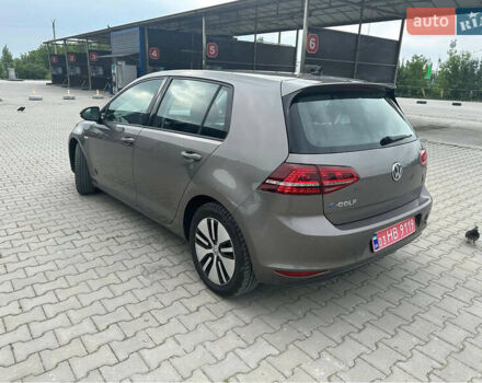 Серый Фольксваген e-Golf, объемом двигателя 0 л и пробегом 98 тыс. км за 8550 $, фото 4 на Automoto.ua