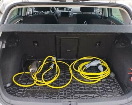 Серый Фольксваген e-Golf, объемом двигателя 0 л и пробегом 130 тыс. км за 8800 $, фото 17 на Automoto.ua