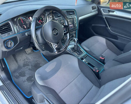 Серый Фольксваген e-Golf, объемом двигателя 0 л и пробегом 162 тыс. км за 8499 $, фото 27 на Automoto.ua