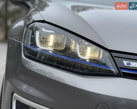 Серый Фольксваген e-Golf, объемом двигателя 0 л и пробегом 76 тыс. км за 8500 $, фото 21 на Automoto.ua