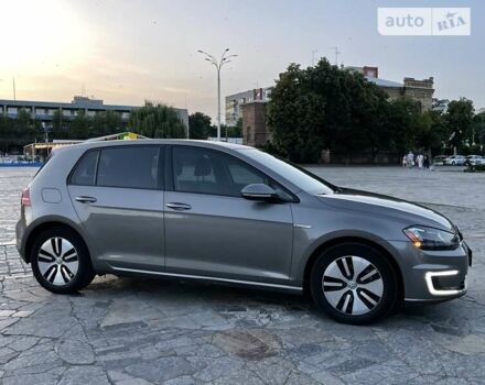 Серый Фольксваген e-Golf, объемом двигателя 0 л и пробегом 129 тыс. км за 13200 $, фото 8 на Automoto.ua