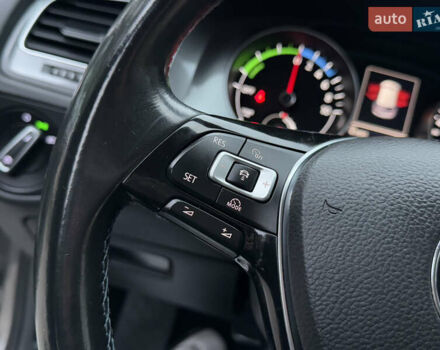 Серый Фольксваген e-Golf, объемом двигателя 0 л и пробегом 76 тыс. км за 8500 $, фото 47 на Automoto.ua