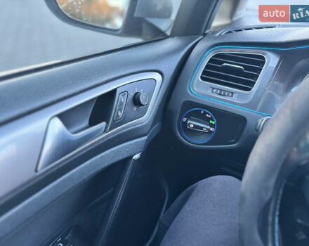 Сірий Фольксваген e-Golf, об'ємом двигуна 0 л та пробігом 161 тис. км за 8950 $, фото 59 на Automoto.ua