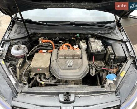 Серый Фольксваген e-Golf, объемом двигателя 0 л и пробегом 122 тыс. км за 10000 $, фото 15 на Automoto.ua