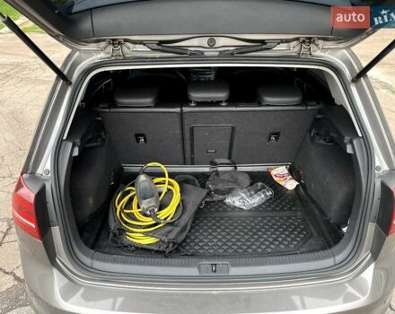 Серый Фольксваген e-Golf, объемом двигателя 0 л и пробегом 122 тыс. км за 10000 $, фото 11 на Automoto.ua