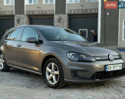 Серый Фольксваген e-Golf, объемом двигателя 0 л и пробегом 210 тыс. км за 7800 $, фото 3 на Automoto.ua