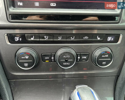 Серый Фольксваген e-Golf, объемом двигателя 0 л и пробегом 162 тыс. км за 8499 $, фото 69 на Automoto.ua