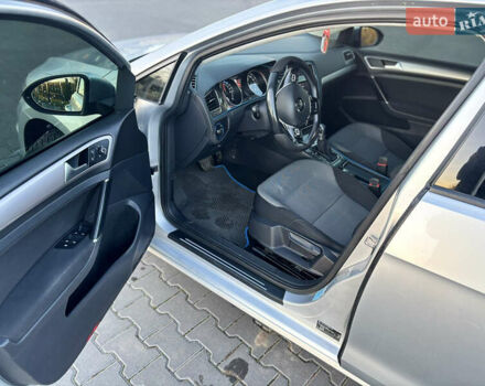 Серый Фольксваген e-Golf, объемом двигателя 0 л и пробегом 162 тыс. км за 8499 $, фото 60 на Automoto.ua