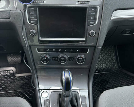 Серый Фольксваген e-Golf, объемом двигателя 0 л и пробегом 103 тыс. км за 8500 $, фото 17 на Automoto.ua