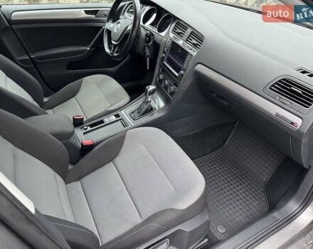 Серый Фольксваген e-Golf, объемом двигателя 0 л и пробегом 90 тыс. км за 8000 $, фото 14 на Automoto.ua