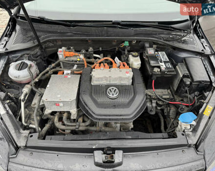 Серый Фольксваген e-Golf, объемом двигателя 0 л и пробегом 136 тыс. км за 7600 $, фото 17 на Automoto.ua