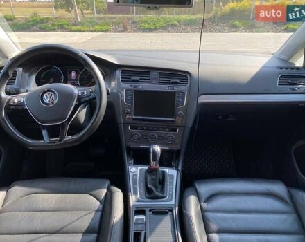 Серый Фольксваген e-Golf, объемом двигателя 0 л и пробегом 81 тыс. км за 13000 $, фото 8 на Automoto.ua
