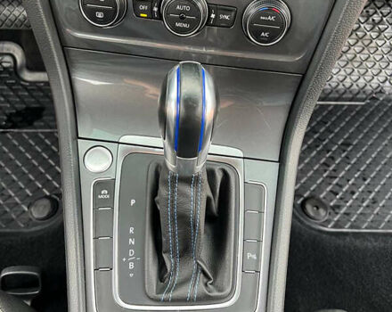 Серый Фольксваген e-Golf, объемом двигателя 0 л и пробегом 130 тыс. км за 8999 $, фото 36 на Automoto.ua