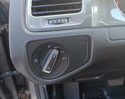 Серый Фольксваген e-Golf, объемом двигателя 0 л и пробегом 80 тыс. км за 8900 $, фото 17 на Automoto.ua