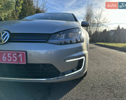 Серый Фольксваген e-Golf, объемом двигателя 0 л и пробегом 60 тыс. км за 9463 $, фото 7 на Automoto.ua