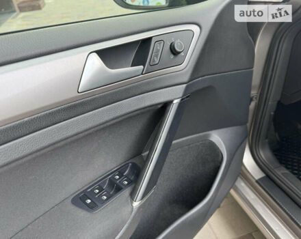 Серый Фольксваген e-Golf, объемом двигателя 0 л и пробегом 105 тыс. км за 9333 $, фото 20 на Automoto.ua