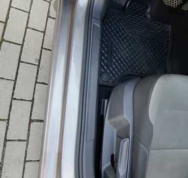 Серый Фольксваген e-Golf, объемом двигателя 0 л и пробегом 158 тыс. км за 8000 $, фото 24 на Automoto.ua