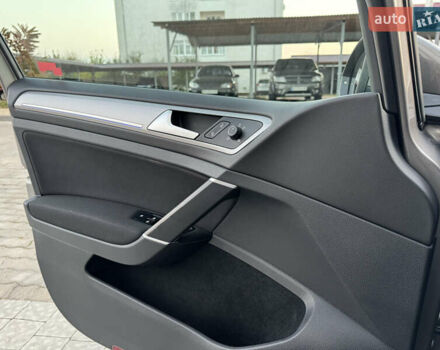 Сірий Фольксваген e-Golf, об'ємом двигуна 0 л та пробігом 106 тис. км за 10000 $, фото 35 на Automoto.ua