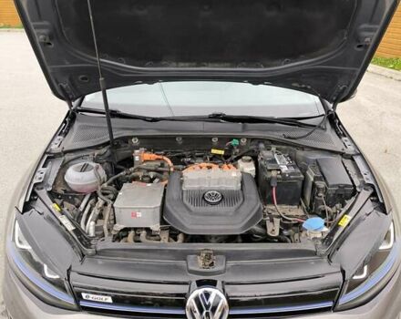 Сірий Фольксваген e-Golf, об'ємом двигуна 0 л та пробігом 104 тис. км за 9300 $, фото 20 на Automoto.ua