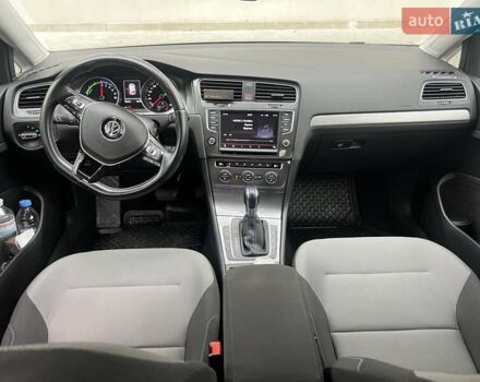 Серый Фольксваген e-Golf, объемом двигателя 0 л и пробегом 169 тыс. км за 7400 $, фото 5 на Automoto.ua
