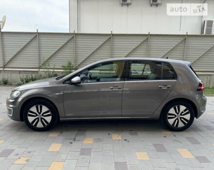 Серый Фольксваген e-Golf, объемом двигателя 0 л и пробегом 105 тыс. км за 9333 $, фото 10 на Automoto.ua