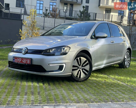 Серый Фольксваген e-Golf, объемом двигателя 0 л и пробегом 98 тыс. км за 8775 $, фото 2 на Automoto.ua