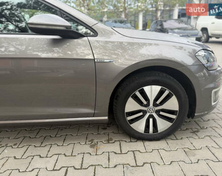 Серый Фольксваген e-Golf, объемом двигателя 0 л и пробегом 99 тыс. км за 9490 $, фото 25 на Automoto.ua