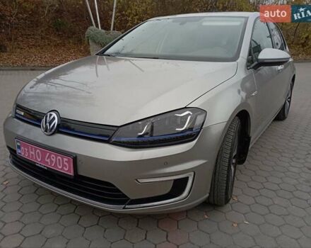Серый Фольксваген e-Golf, объемом двигателя 0 л и пробегом 162 тыс. км за 8499 $, фото 5 на Automoto.ua