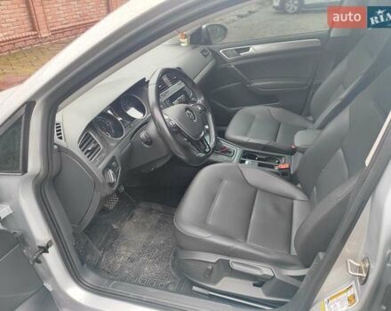 Серый Фольксваген e-Golf, объемом двигателя 0 л и пробегом 99 тыс. км за 10000 $, фото 2 на Automoto.ua