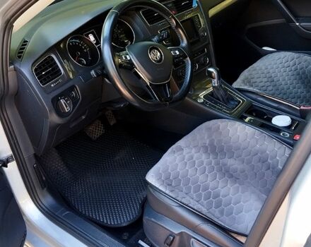 Серый Фольксваген e-Golf, объемом двигателя 0 л и пробегом 88 тыс. км за 12700 $, фото 2 на Automoto.ua