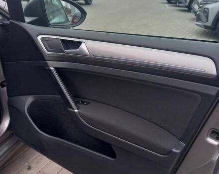 Серый Фольксваген e-Golf, объемом двигателя 0 л и пробегом 97 тыс. км за 10300 $, фото 23 на Automoto.ua