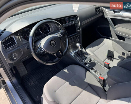 Серый Фольксваген e-Golf, объемом двигателя 0 л и пробегом 76 тыс. км за 9500 $, фото 10 на Automoto.ua