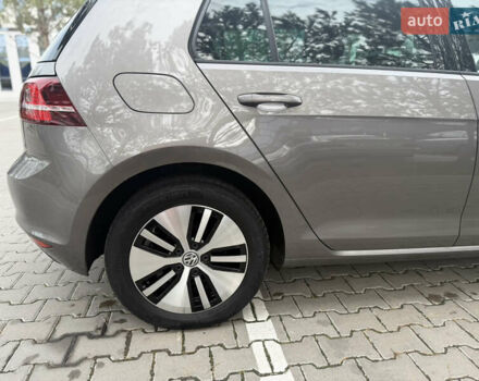 Серый Фольксваген e-Golf, объемом двигателя 0 л и пробегом 99 тыс. км за 9490 $, фото 21 на Automoto.ua