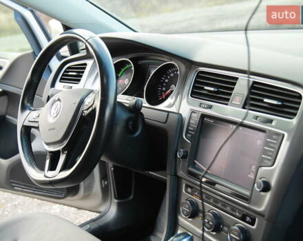 Серый Фольксваген e-Golf, объемом двигателя 0 л и пробегом 162 тыс. км за 8499 $, фото 21 на Automoto.ua