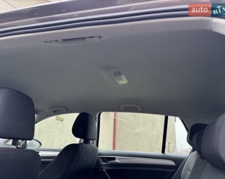 Серый Фольксваген e-Golf, объемом двигателя 0 л и пробегом 90 тыс. км за 8000 $, фото 5 на Automoto.ua