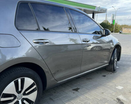 Серый Фольксваген e-Golf, объемом двигателя 0 л и пробегом 152 тыс. км за 9199 $, фото 8 на Automoto.ua