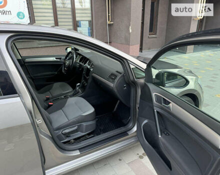 Сірий Фольксваген e-Golf, об'ємом двигуна 0 л та пробігом 105 тис. км за 9333 $, фото 24 на Automoto.ua