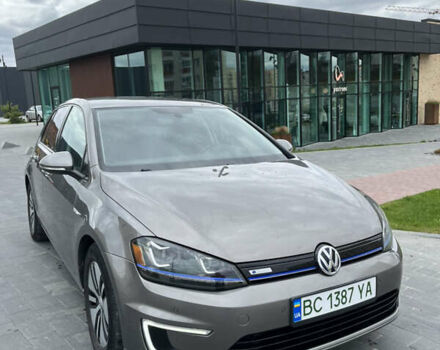 Серый Фольксваген e-Golf, объемом двигателя 0 л и пробегом 123 тыс. км за 9300 $, фото 5 на Automoto.ua