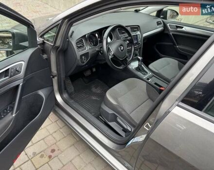 Серый Фольксваген e-Golf, объемом двигателя 0 л и пробегом 90 тыс. км за 8000 $, фото 9 на Automoto.ua