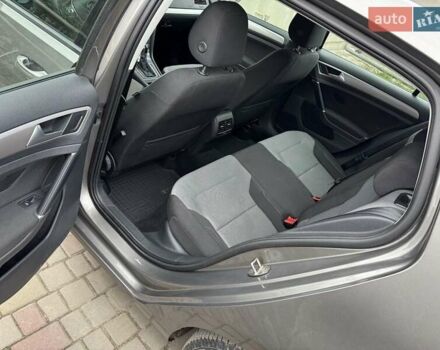 Серый Фольксваген e-Golf, объемом двигателя 0 л и пробегом 90 тыс. км за 8000 $, фото 7 на Automoto.ua