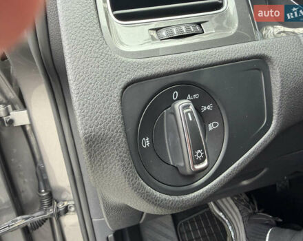 Серый Фольксваген e-Golf, объемом двигателя 0 л и пробегом 99 тыс. км за 9490 $, фото 46 на Automoto.ua