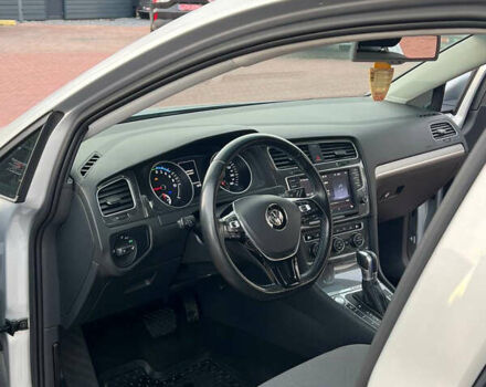 Серый Фольксваген e-Golf, объемом двигателя 0 л и пробегом 130 тыс. км за 8999 $, фото 27 на Automoto.ua