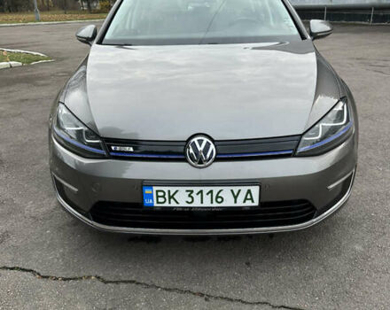 Серый Фольксваген e-Golf, объемом двигателя 0 л и пробегом 103 тыс. км за 8500 $, фото 1 на Automoto.ua