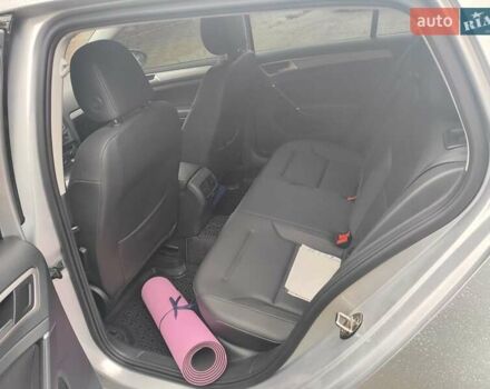 Серый Фольксваген e-Golf, объемом двигателя 0 л и пробегом 99 тыс. км за 10000 $, фото 1 на Automoto.ua