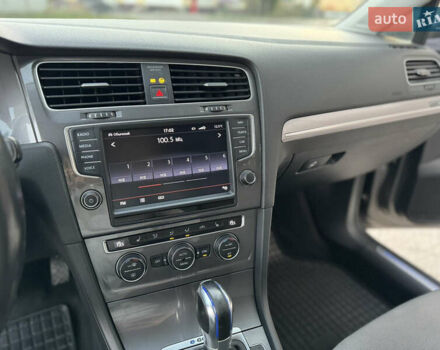 Сірий Фольксваген e-Golf, об'ємом двигуна 0 л та пробігом 106 тис. км за 10000 $, фото 32 на Automoto.ua