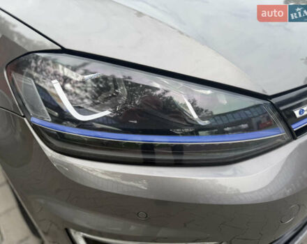 Серый Фольксваген e-Golf, объемом двигателя 0 л и пробегом 99 тыс. км за 9490 $, фото 19 на Automoto.ua