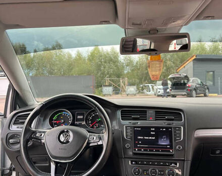 Серый Фольксваген e-Golf, объемом двигателя 0 л и пробегом 130 тыс. км за 8999 $, фото 30 на Automoto.ua