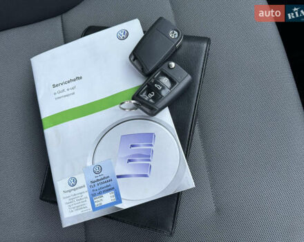 Сірий Фольксваген e-Golf, об'ємом двигуна 0 л та пробігом 106 тис. км за 10000 $, фото 41 на Automoto.ua