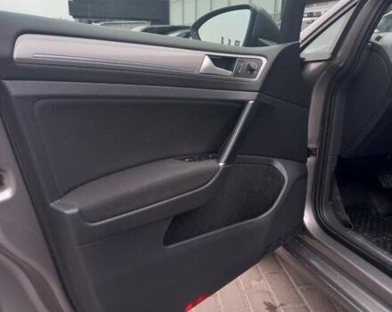 Серый Фольксваген e-Golf, объемом двигателя 0 л и пробегом 97 тыс. км за 10300 $, фото 10 на Automoto.ua